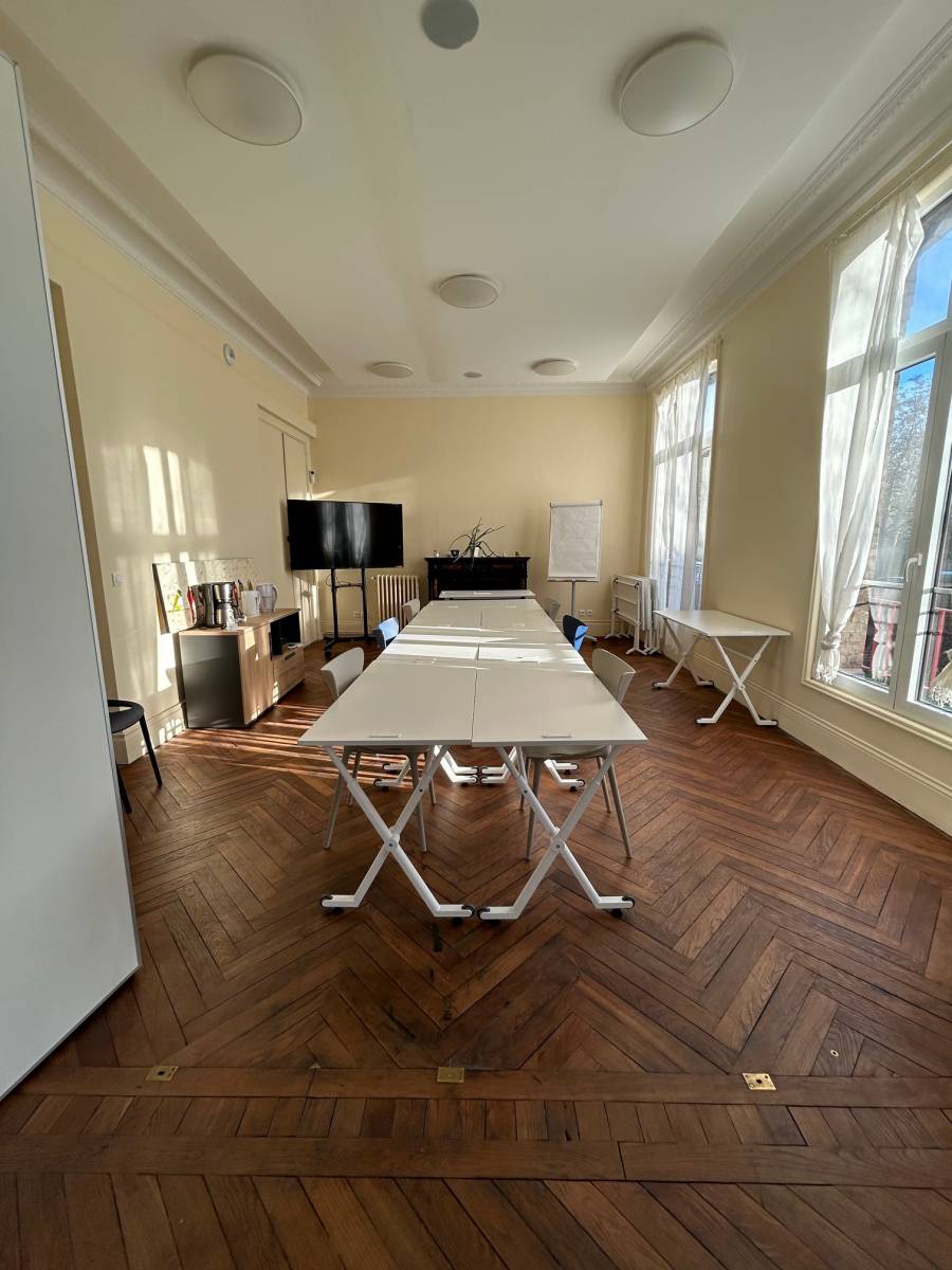 Location de salle de réunion modulable au Havre | 55 m², visioconférence et jardin disponible